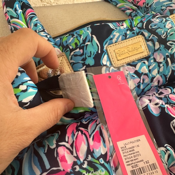 Polly Puffer Tote Lilly Pineapple Paradise - Picture 5 of 6